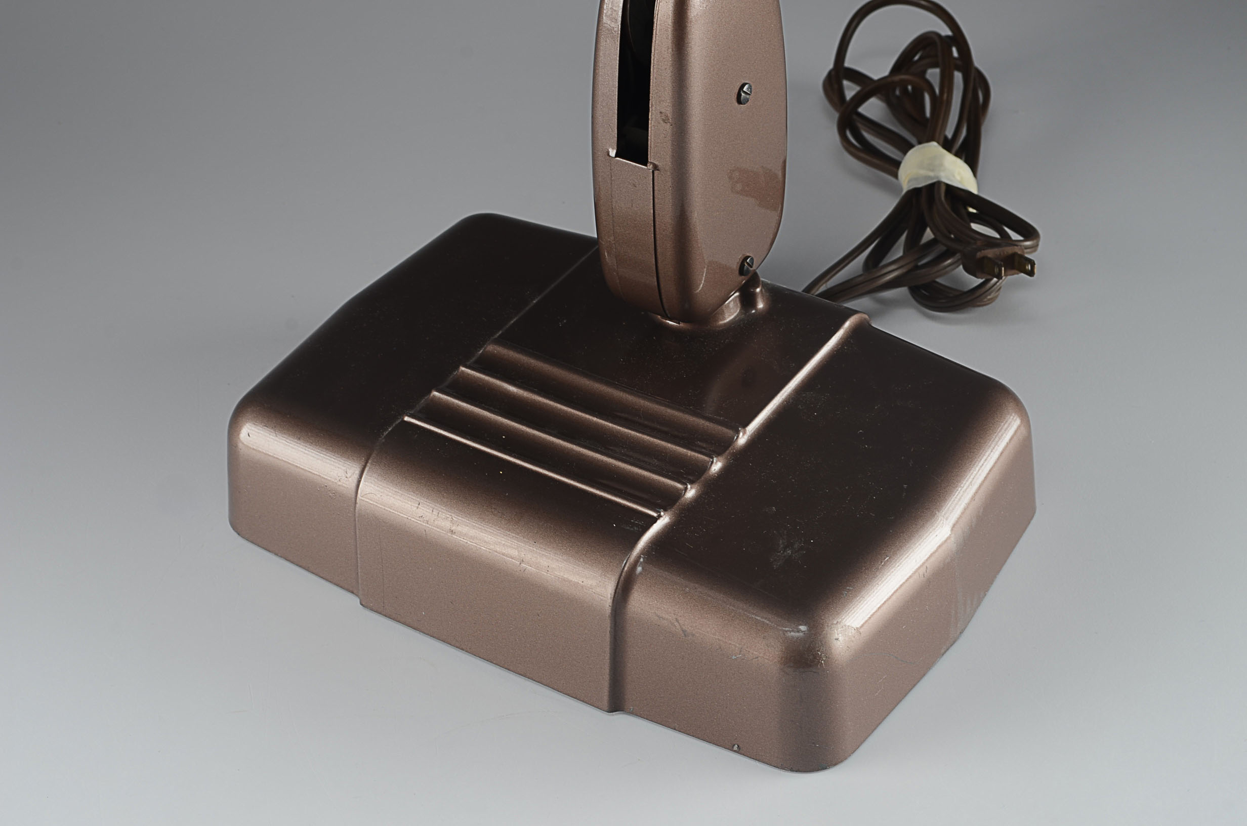 Dazor Floating Desk Light