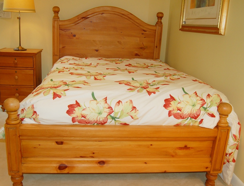 Pottery Barn Queen Bed