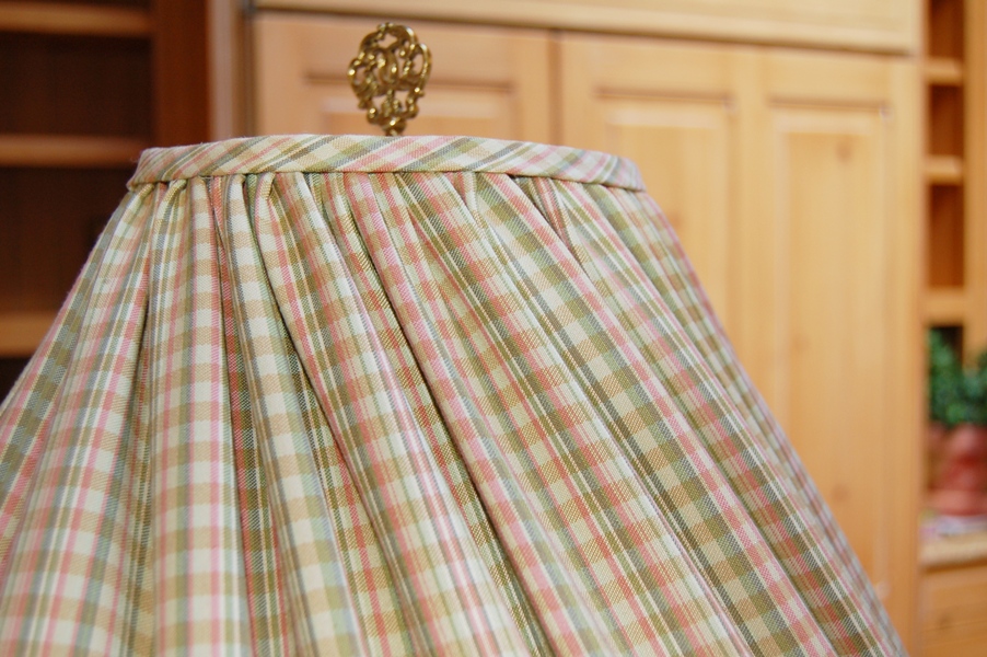 Distressed Country Style Plaid Lamp 