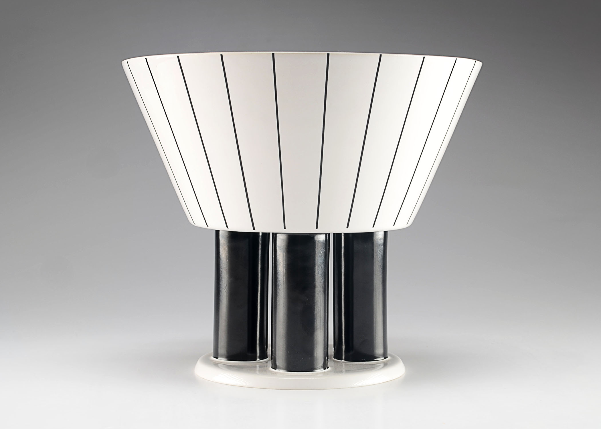 Heide Warlamis Modern Pedestal Bowl