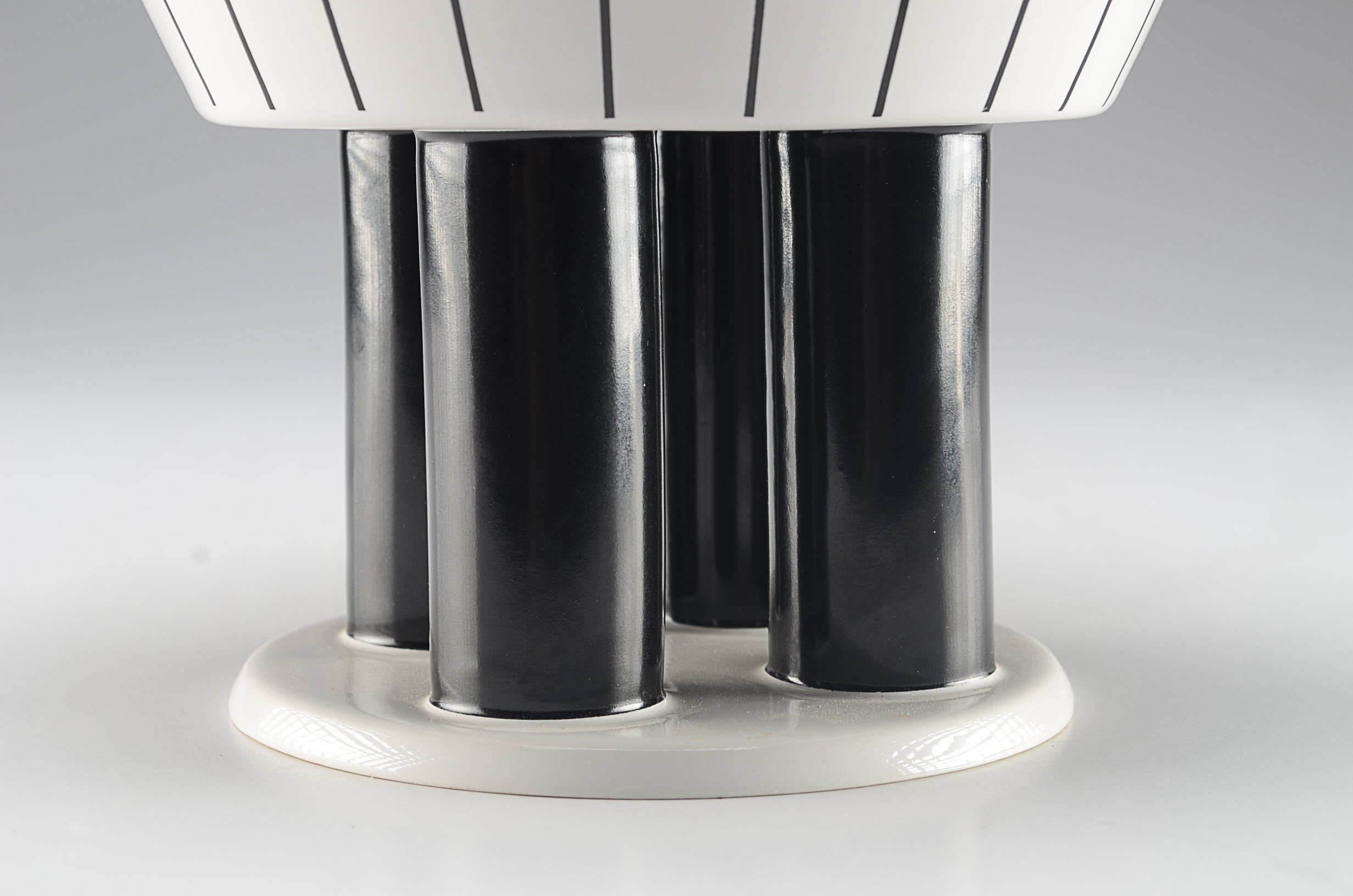Heide Warlamis Modern Pedestal Bowl
