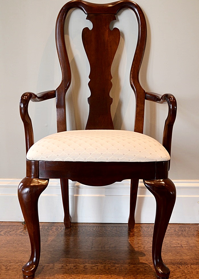 Set of Six Queen Anne Style Dining Room Chairs from Thomasville