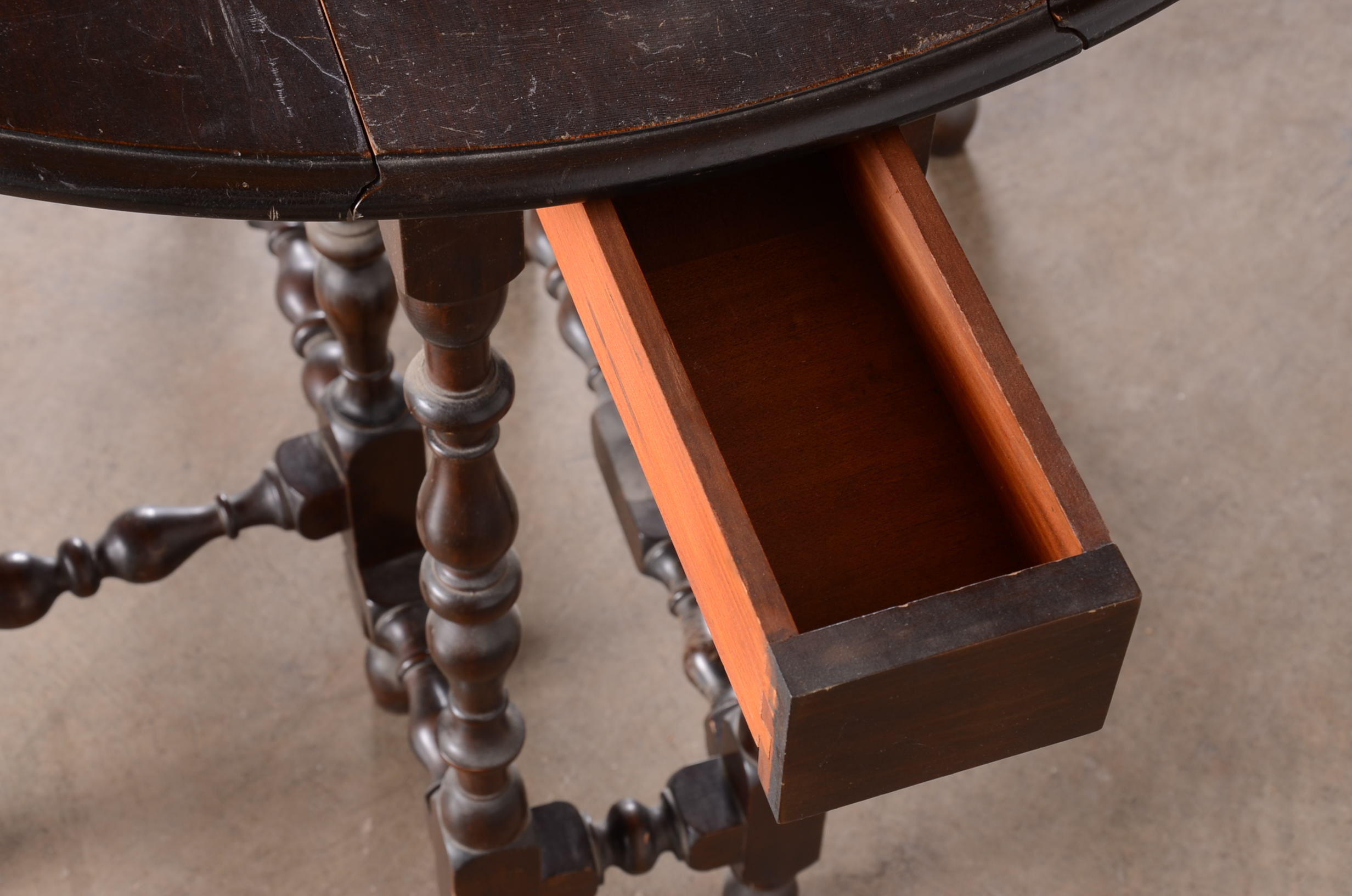 Round Drop Leaf Side Table