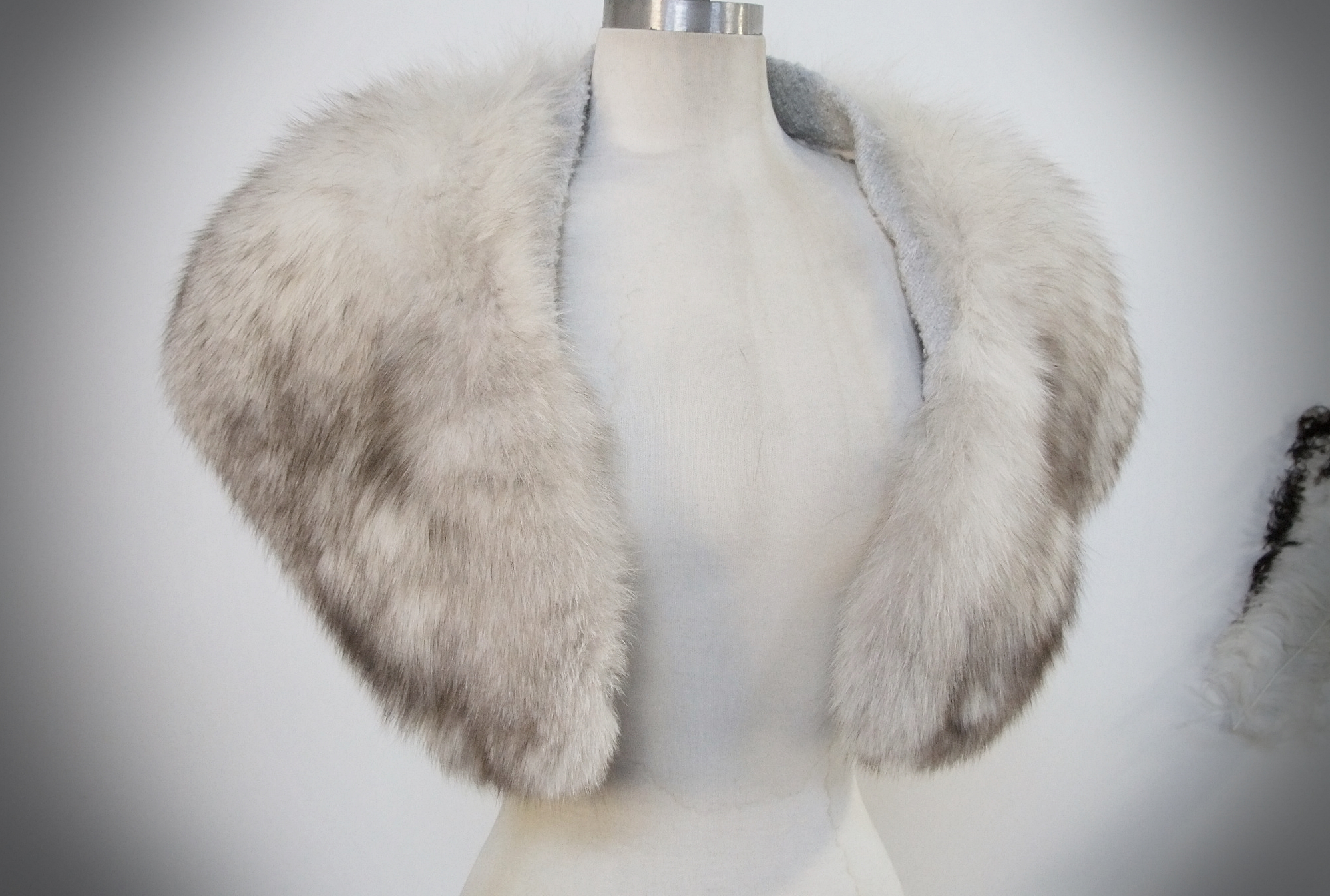 Vintage Luxurious Fox Fur Shrug