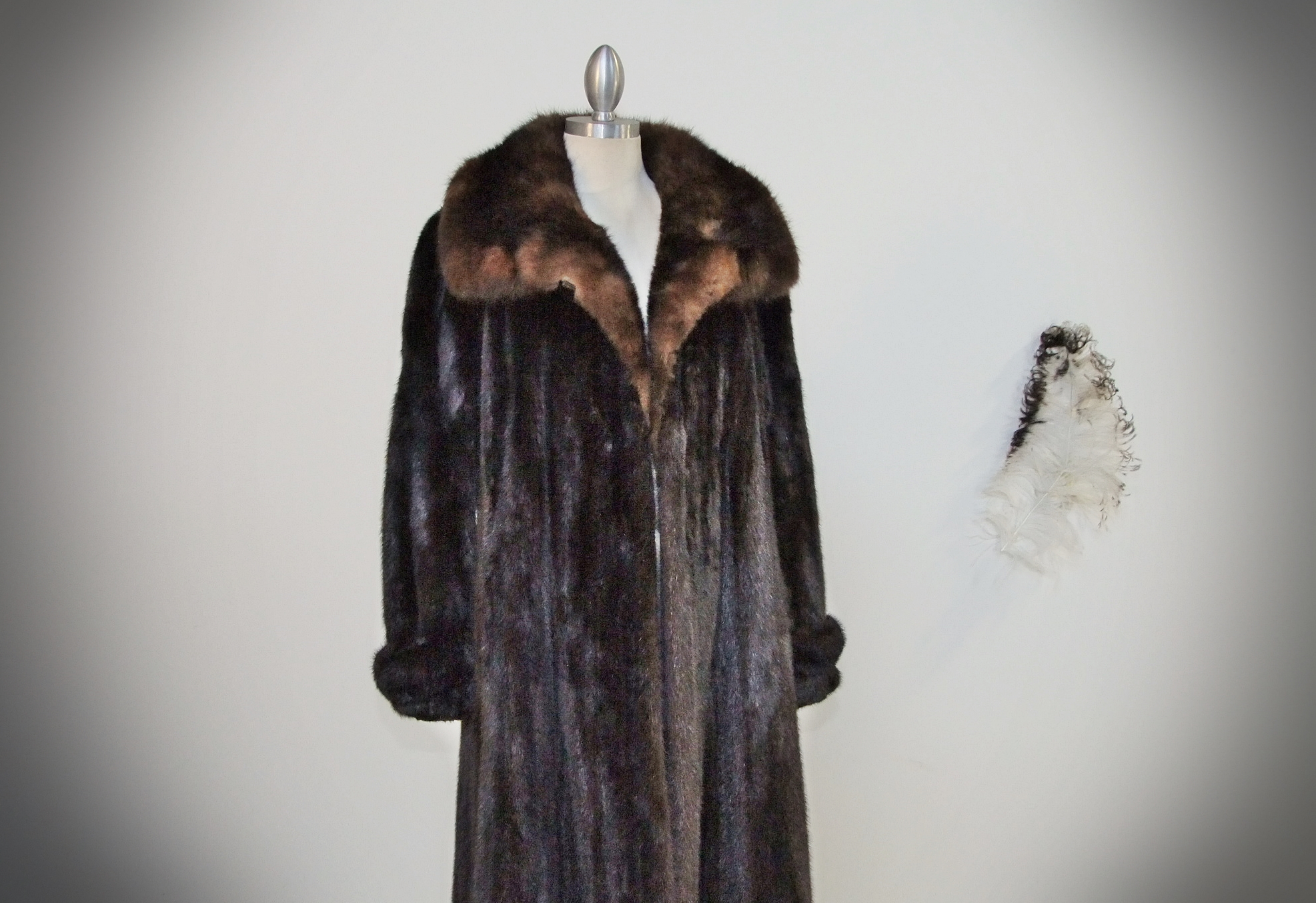 Vintage Dark Genuine Mink Fur coat with Mahogany Brown Mink Collar