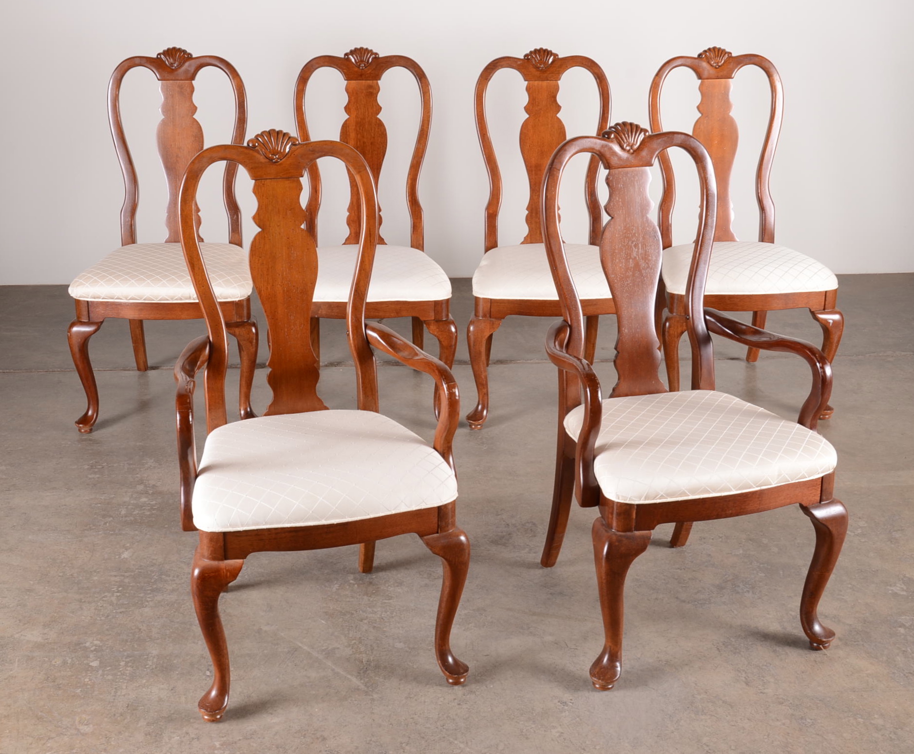 Bernhardt Queen Anne Style Dining Table and Chairs