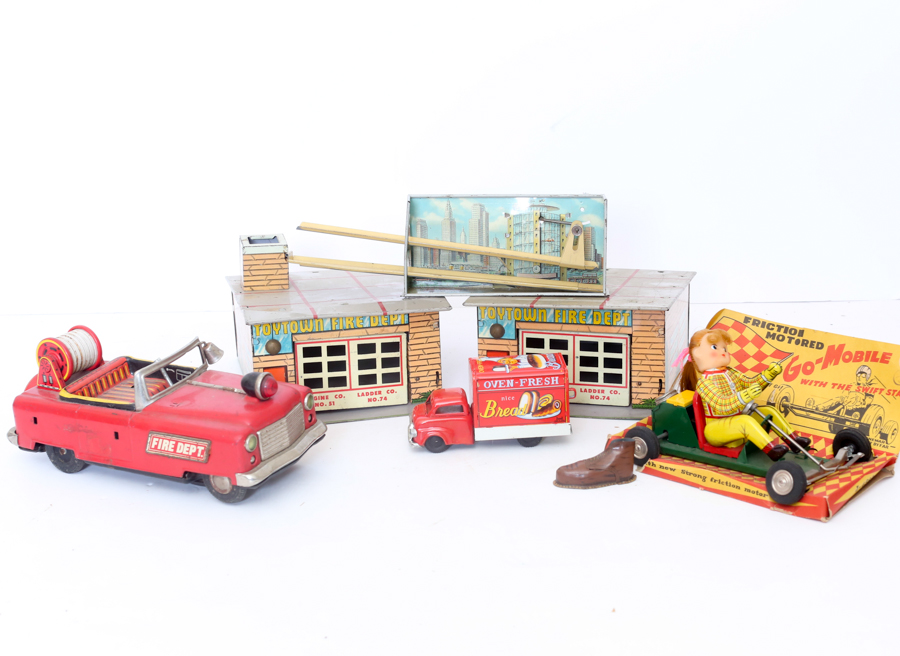 Vintage Wyandotte Fire House & Friction Toys