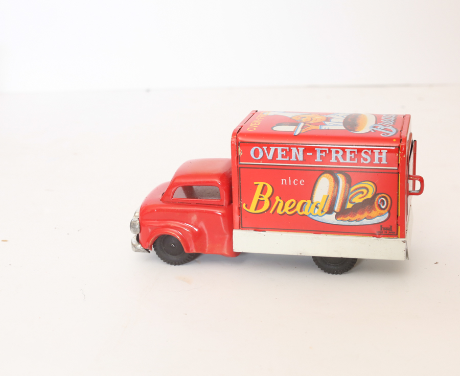 Vintage Wyandotte Fire House & Friction Toys