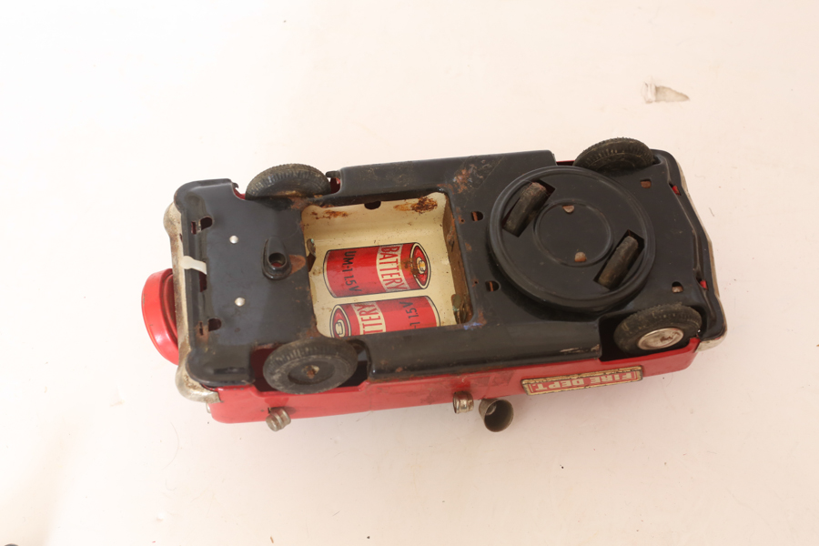 Vintage Wyandotte Fire House & Friction Toys