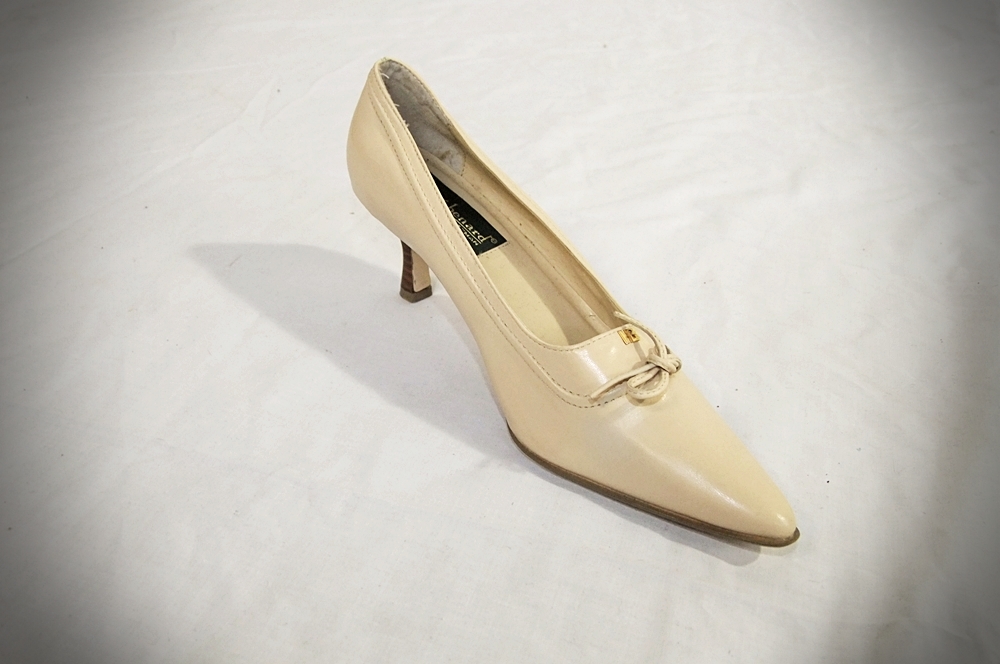 Collection of (6) Pair of Lady's Vintage Shoes