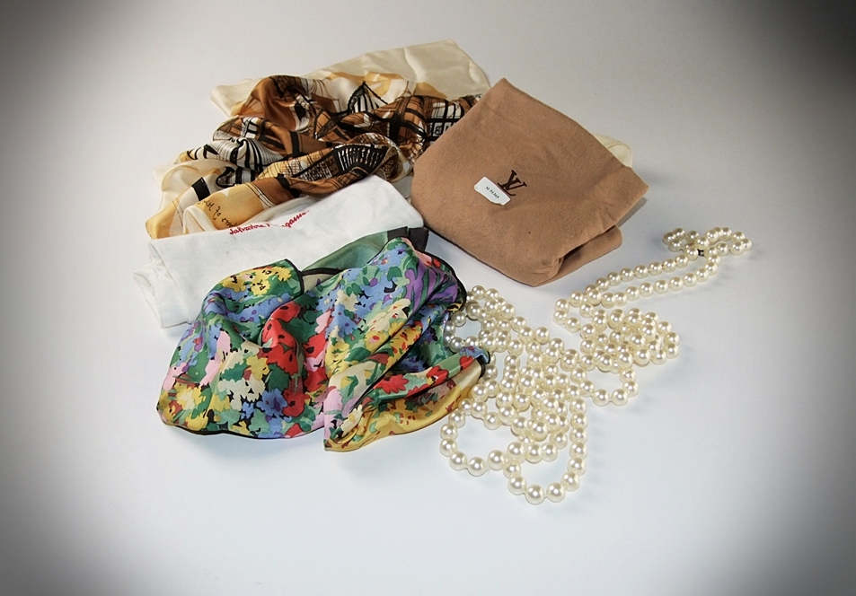 Group of Vintage Accessories 