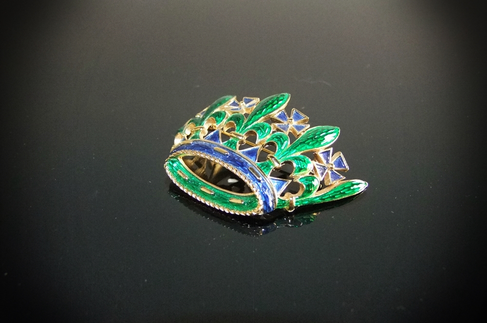 Vintage Signed Crown Trifari Enameled 'Crown' Brooch 