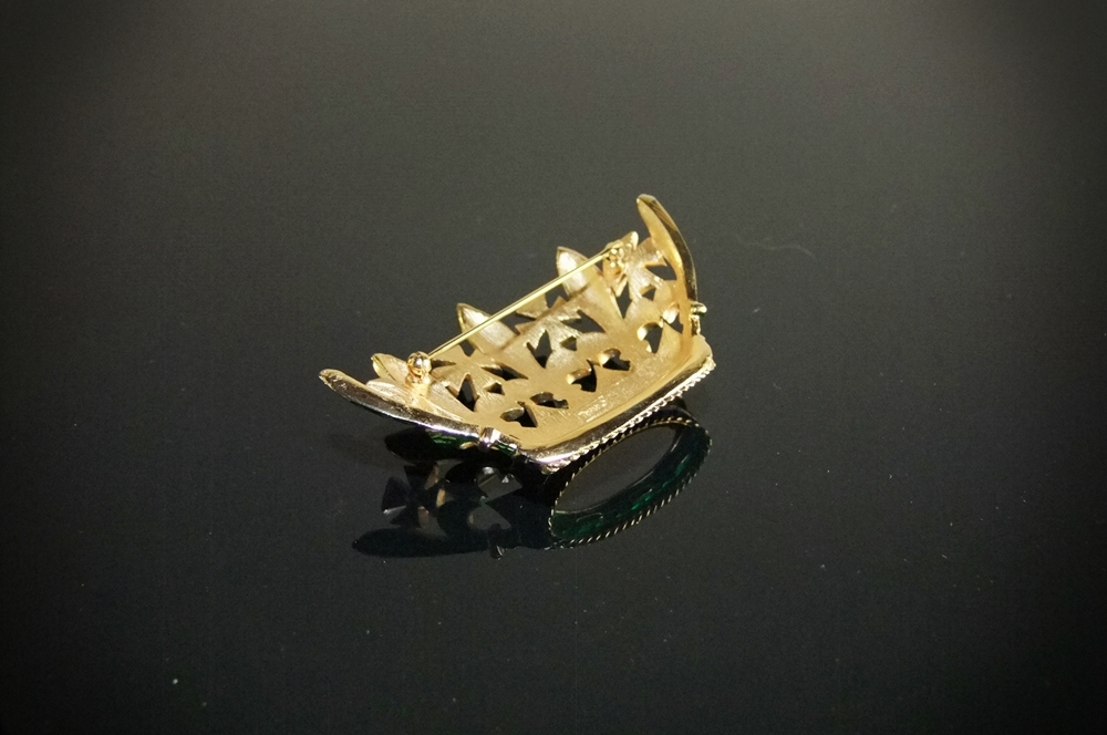 Vintage Signed Crown Trifari Enameled 'Crown' Brooch 