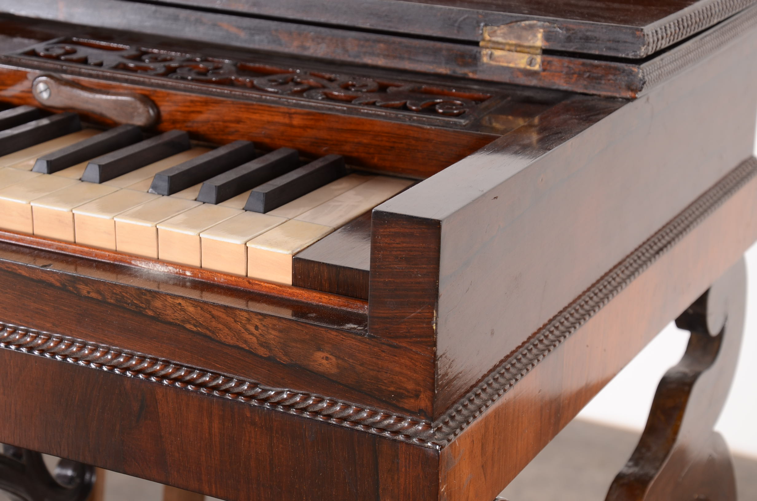 Swan & Company Melodeon Travel Pump Organ