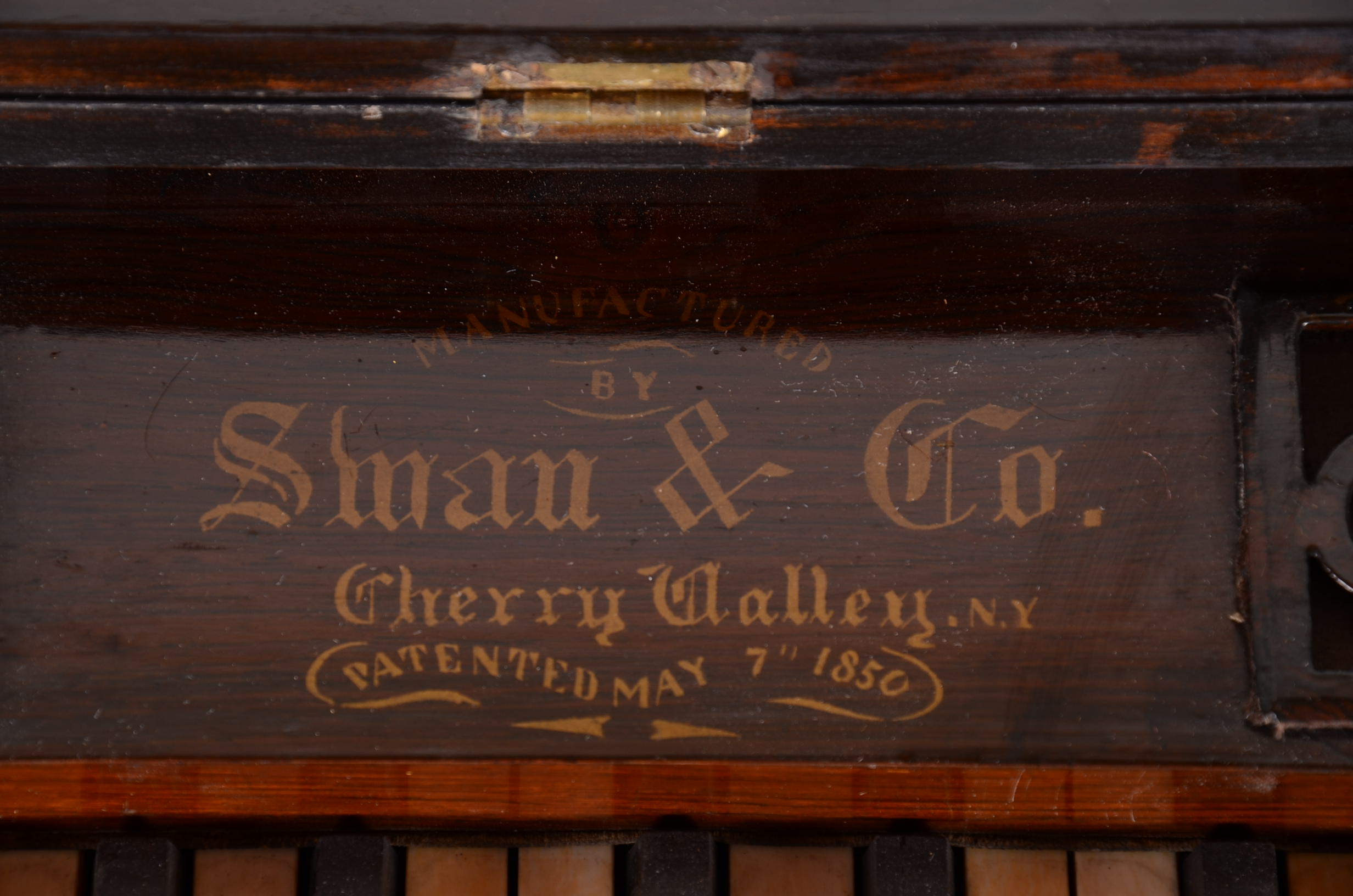Swan & Company Melodeon Travel Pump Organ