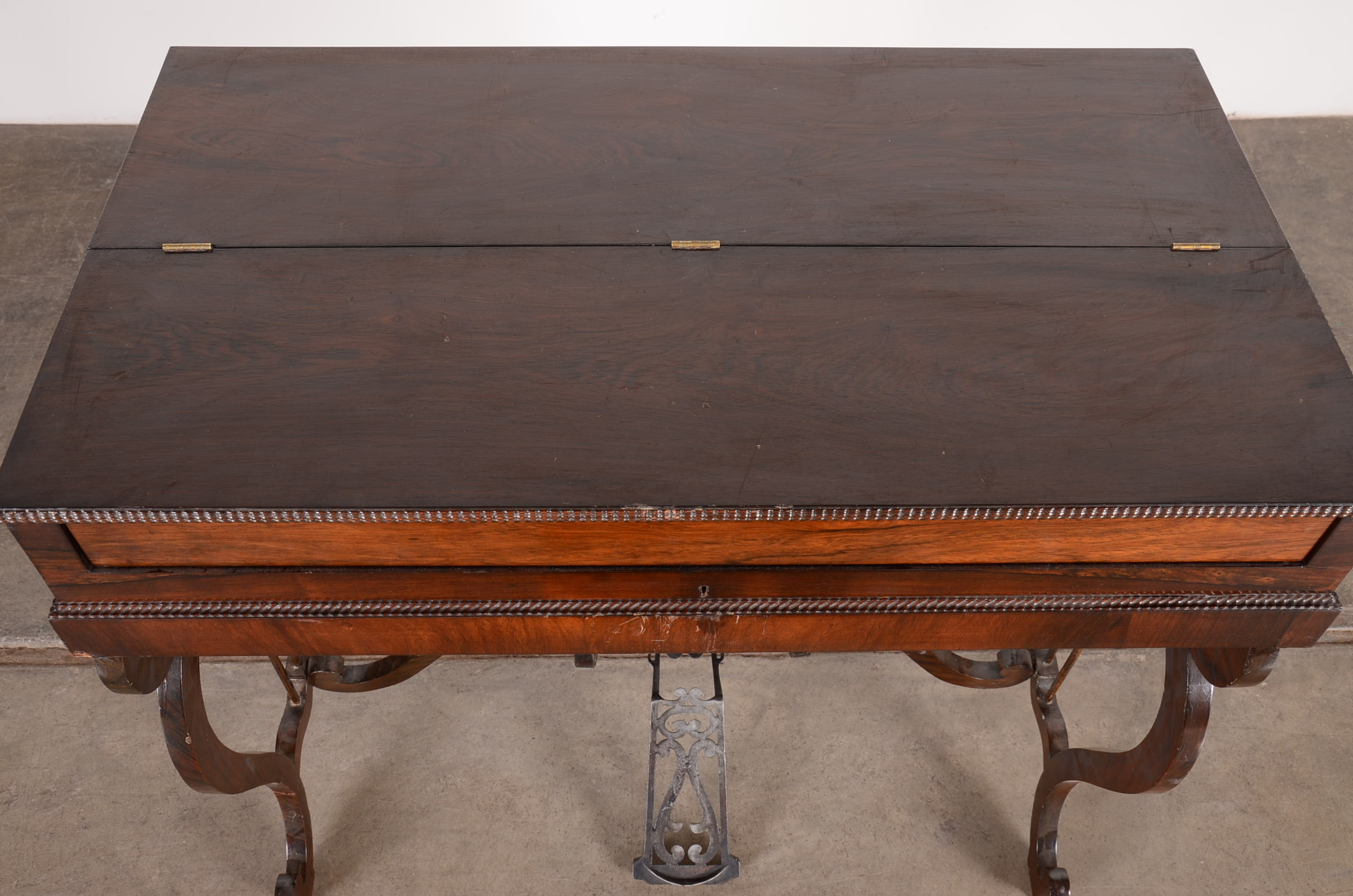 Swan & Company Melodeon Travel Pump Organ