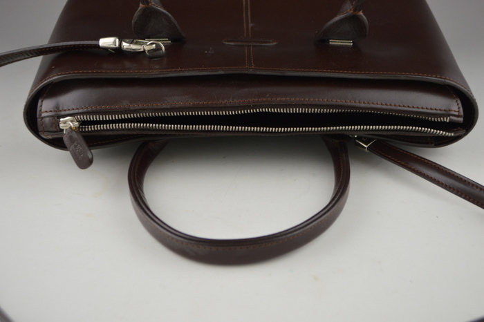 JP Tod's Vintage Shoulder Bag with Detachable strap- Classic Brown
