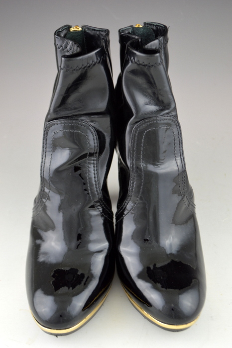 Tory Burch Melrose Black Patent Leather High Heel Ankle Boots Size 8 & Whimsical Change Purse