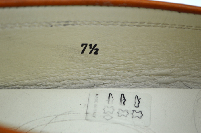 Vintage Tod's Navy and Tan Loafers  - Size 7.5
