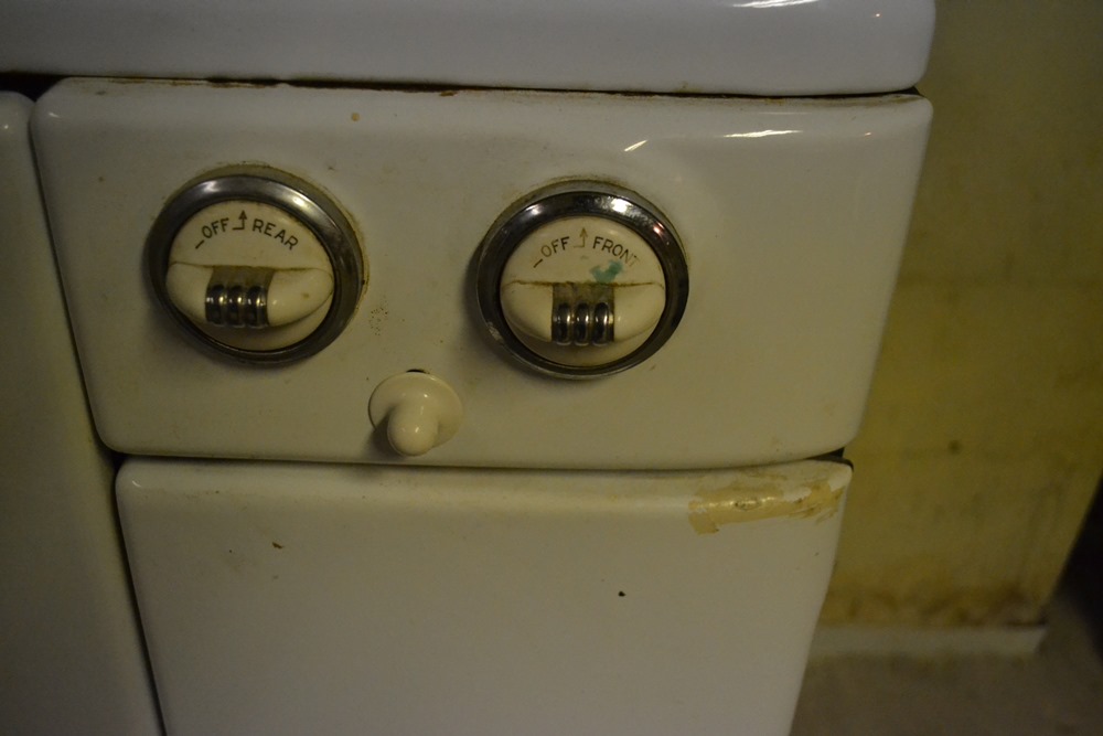 Vintage Tappan 1950's Gas Stove With Original Receipt & Manual