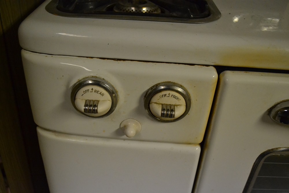 Vintage Tappan 1950's Gas Stove With Original Receipt & Manual