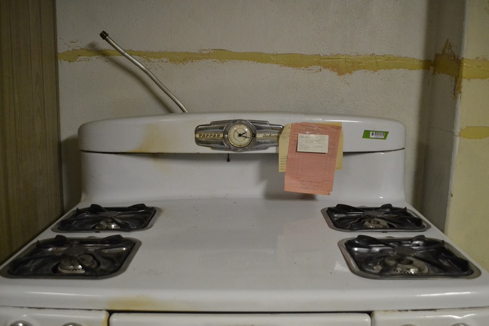 Vintage Tappan 1950's Gas Stove With Original Receipt & Manual