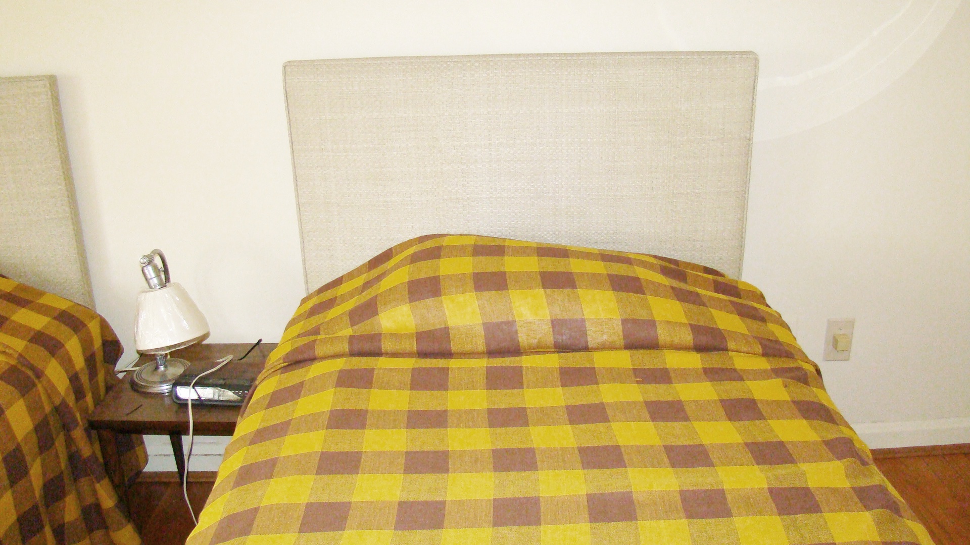 Set OF Vintage Mid Century Modern Twin Head Board With Frames