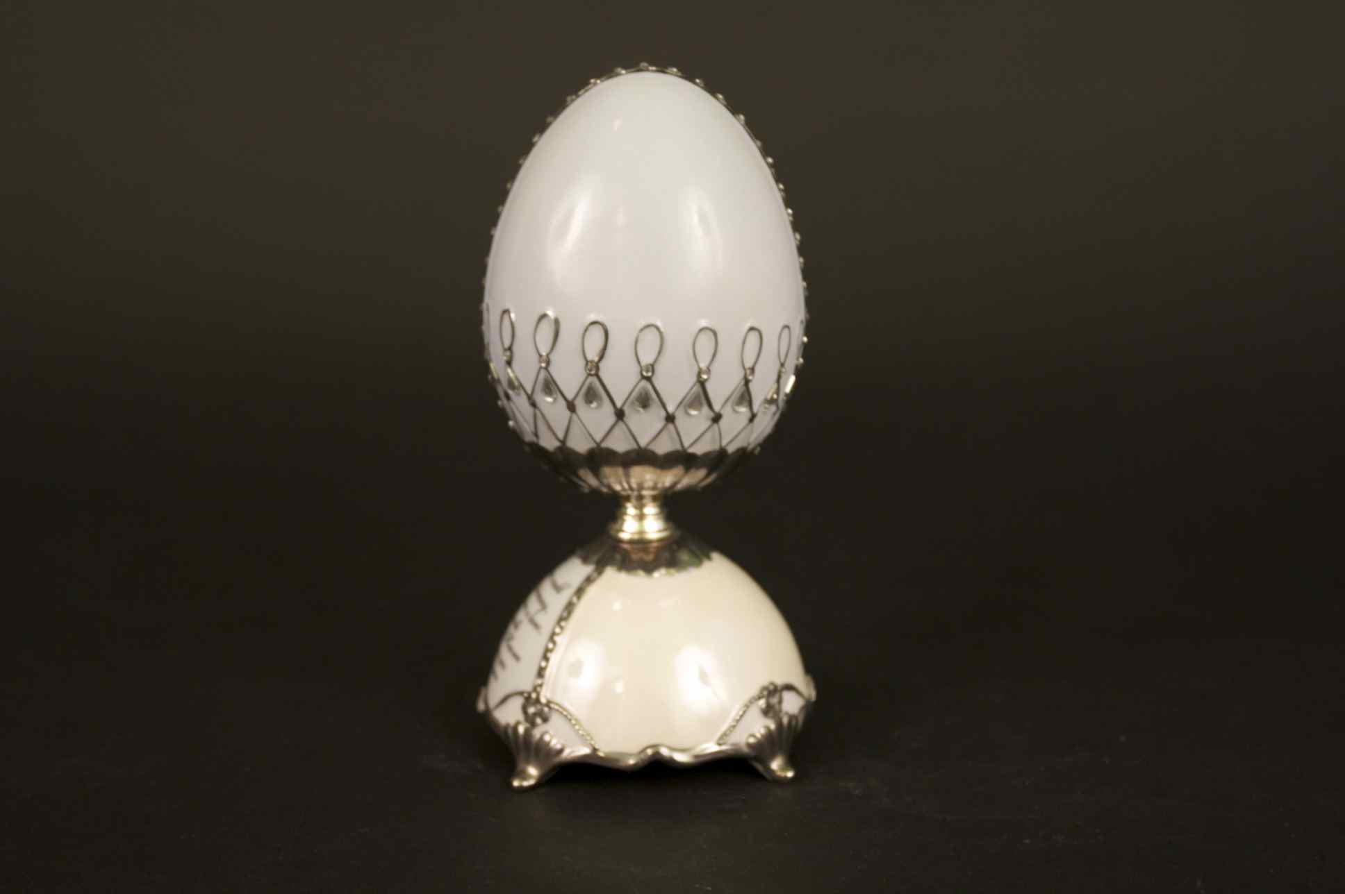 First Issue In The Treasured Memories Heirloom Porcelain Musical Egg Collection