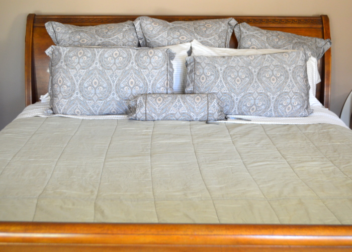 Henredon King Size Sleigh Bed