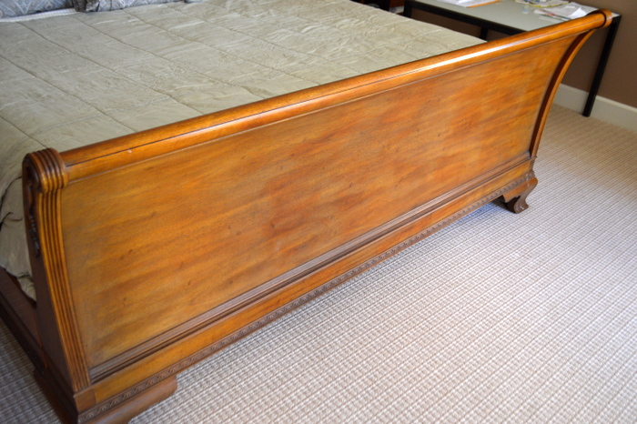 Henredon King Size Sleigh Bed