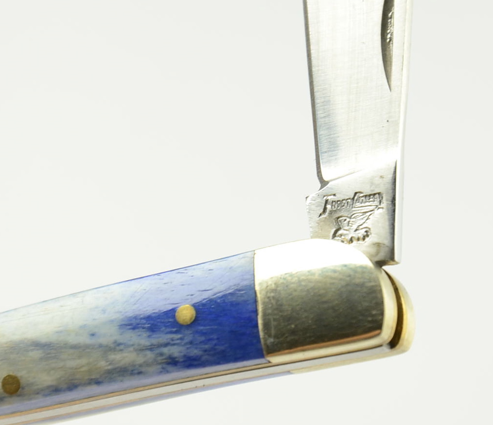 Group of (4) various pocket knives.