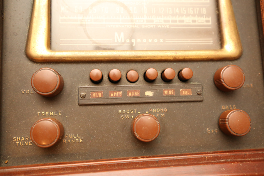 Vintage Chairside Magnavox Turntable