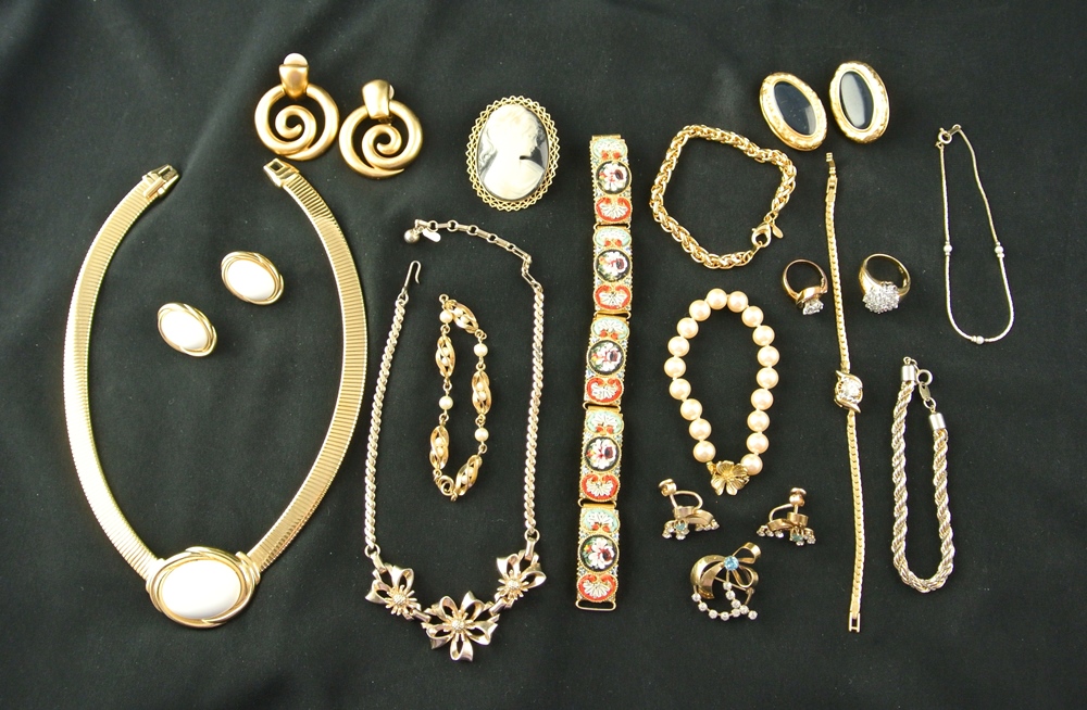 Vintage & Modern Ladies Fashion Gold Tone Jewelry