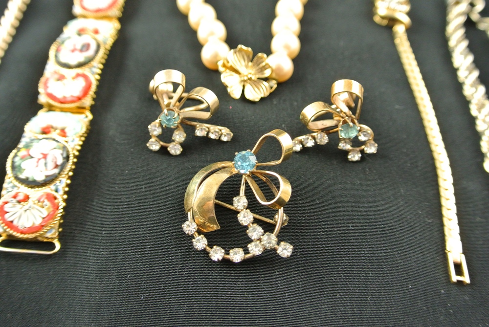 Vintage & Modern Ladies Fashion Gold Tone Jewelry