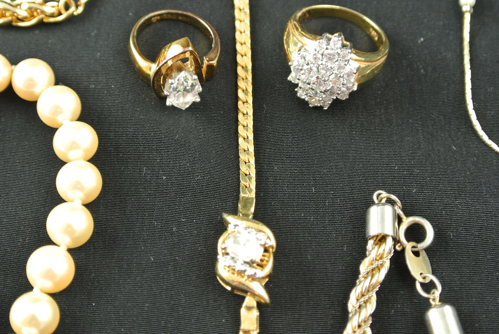 Vintage & Modern Ladies Fashion Gold Tone Jewelry