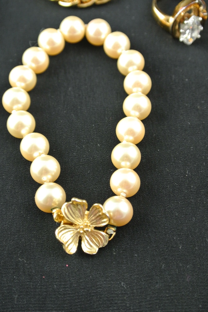 Vintage & Modern Ladies Fashion Gold Tone Jewelry