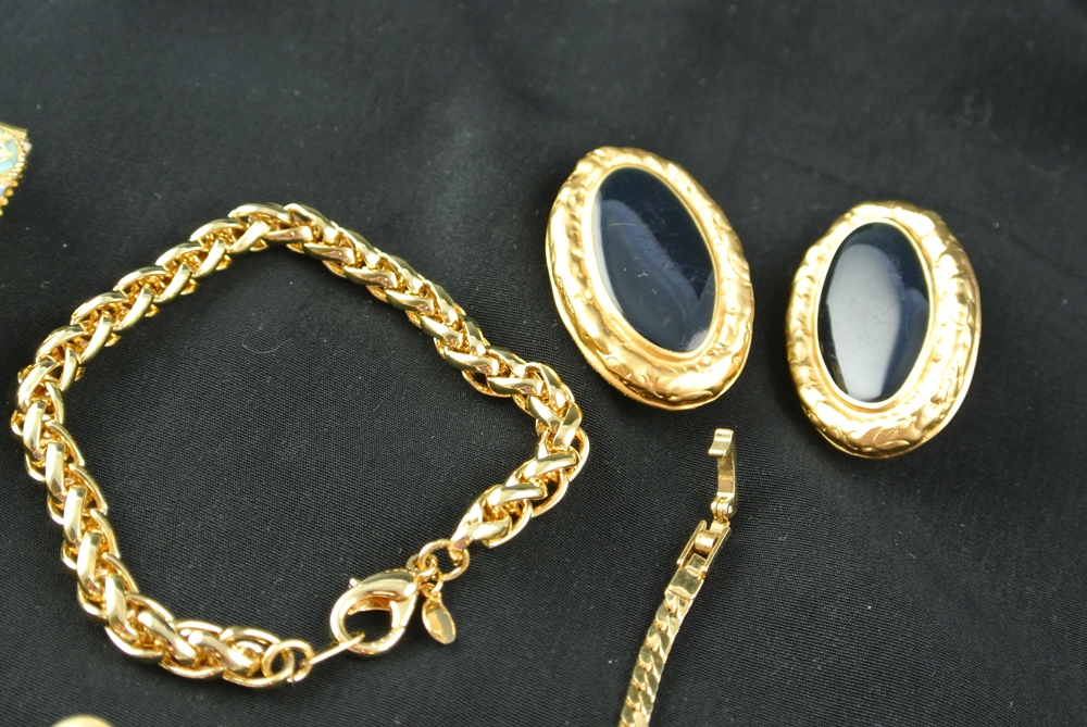 Vintage & Modern Ladies Fashion Gold Tone Jewelry