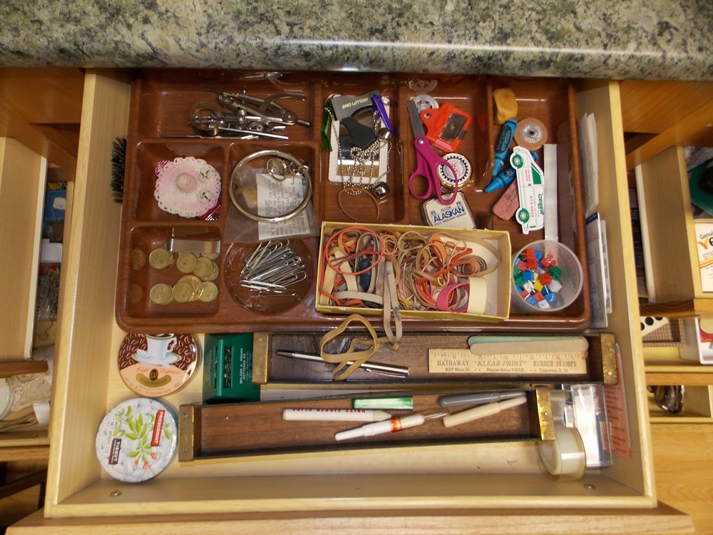 Janome Memory Craft 9000 Sewing Machine and Supplies