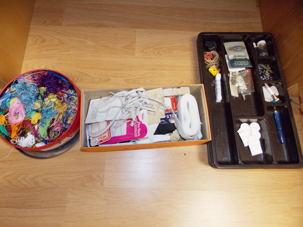 Janome Memory Craft 9000 Sewing Machine and Supplies