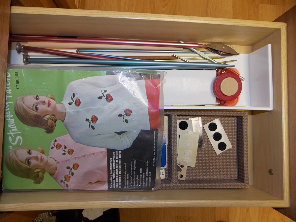 Janome Memory Craft 9000 Sewing Machine and Supplies