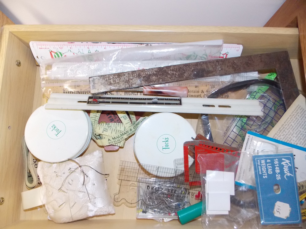 Janome Memory Craft 9000 Sewing Machine and Supplies