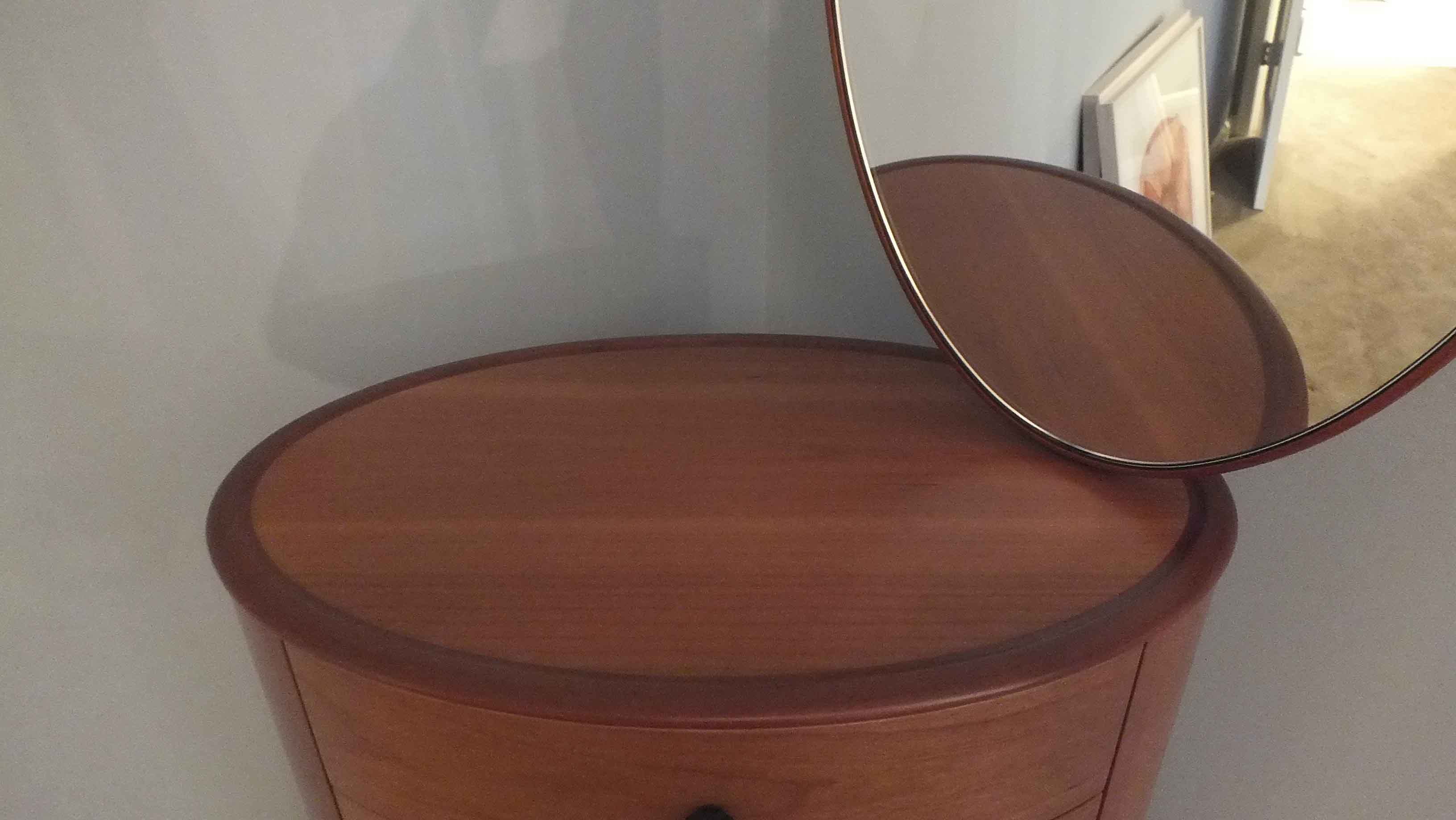 Chiave di Violino Eight Drawer Dresser