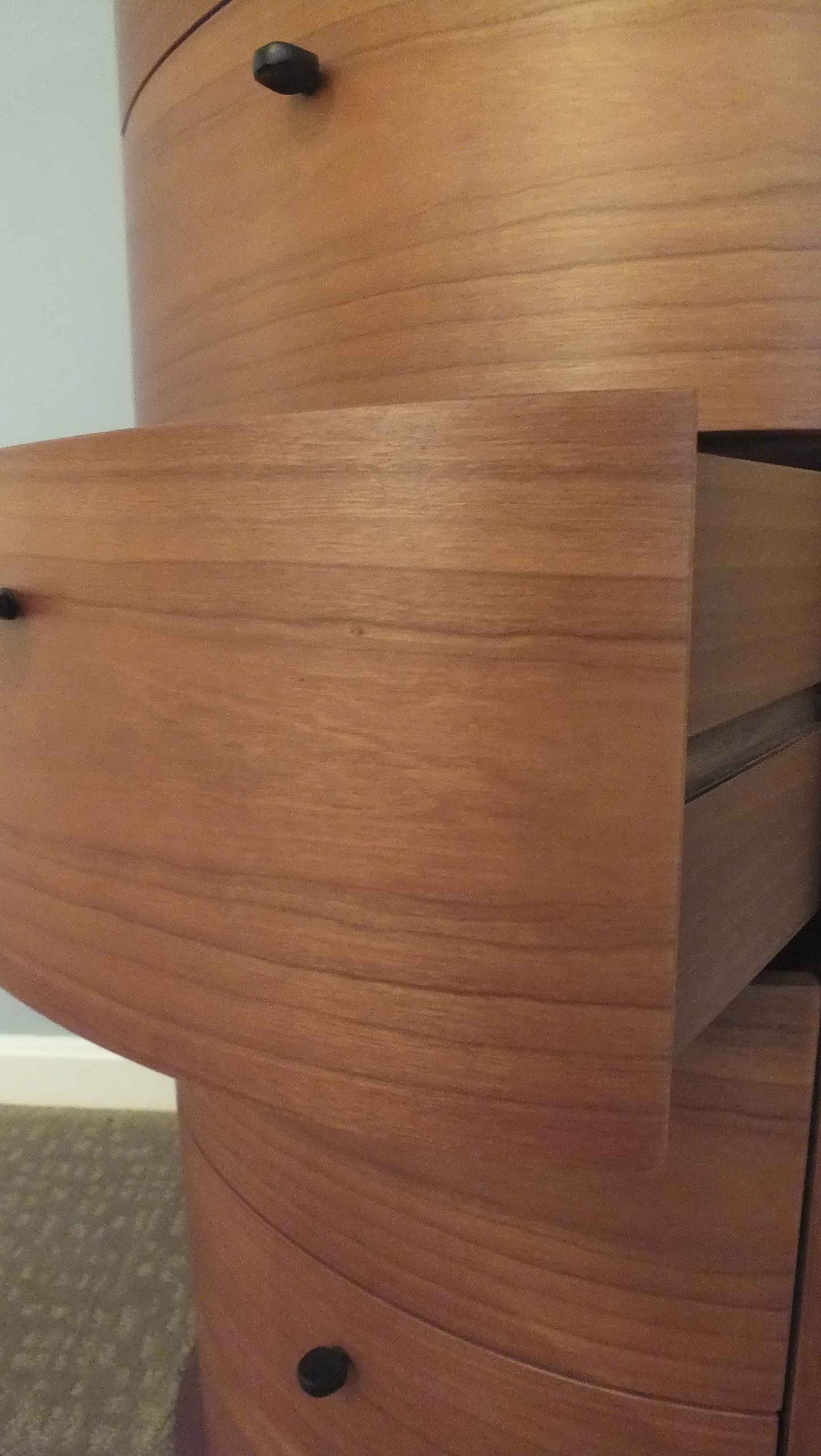 Chiave di Violino Eight Drawer Dresser