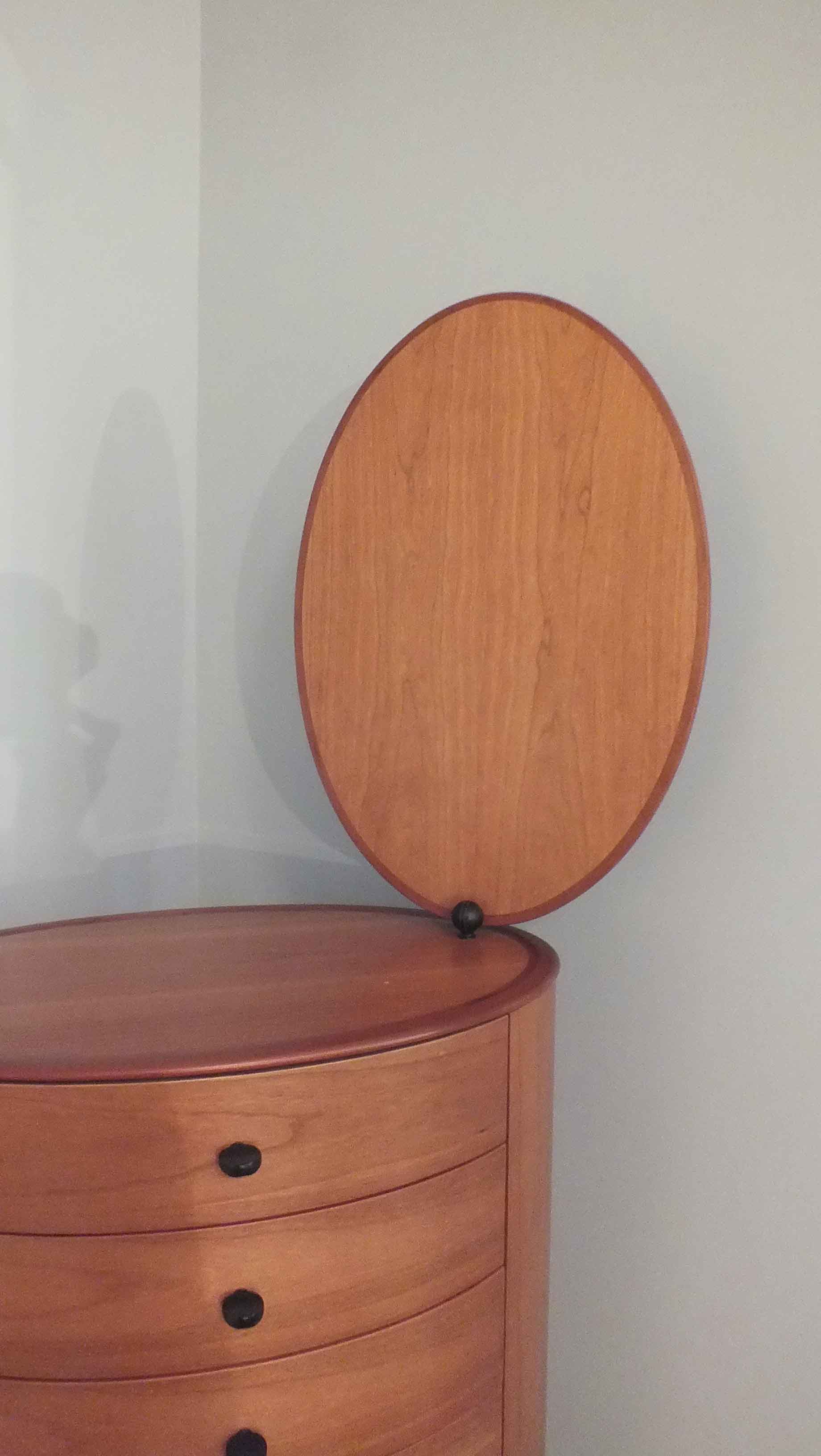 Chiave di Violino Eight Drawer Dresser
