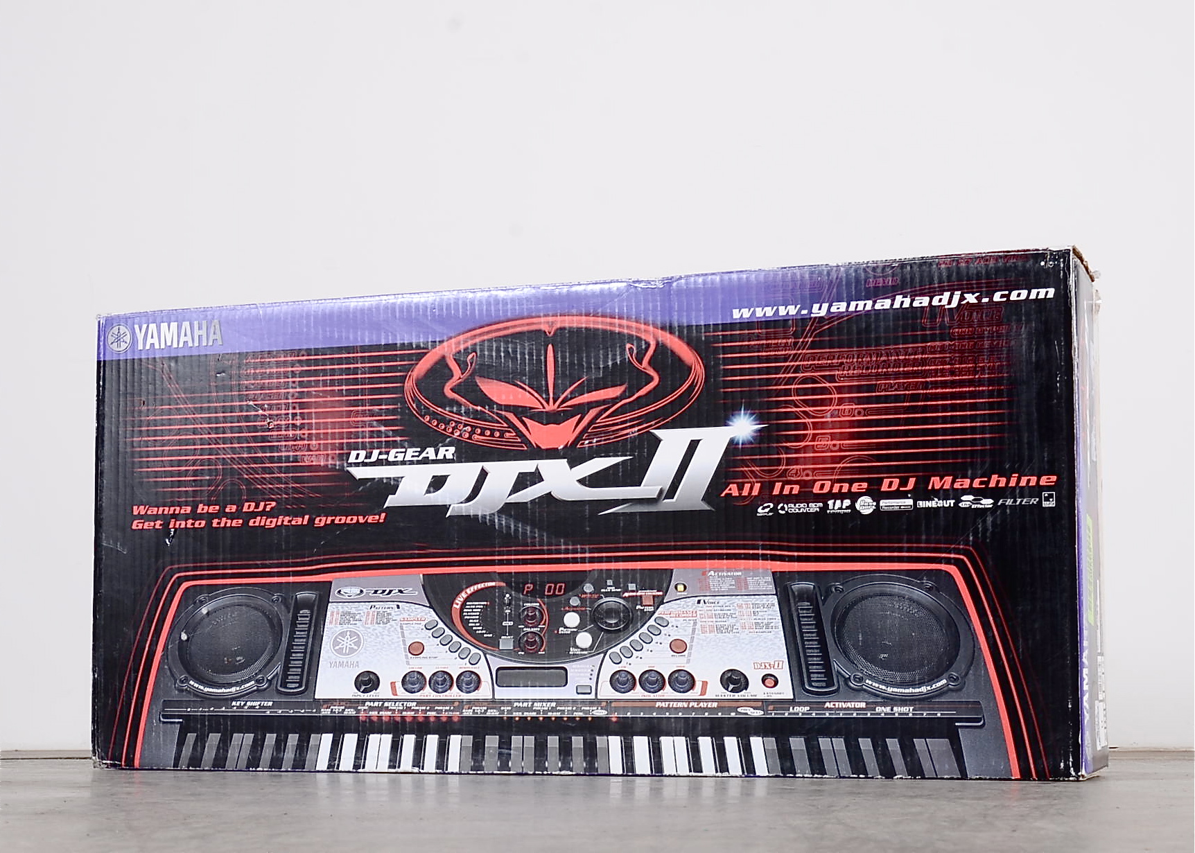 Yamaha DJX-II Electronic Keyboard