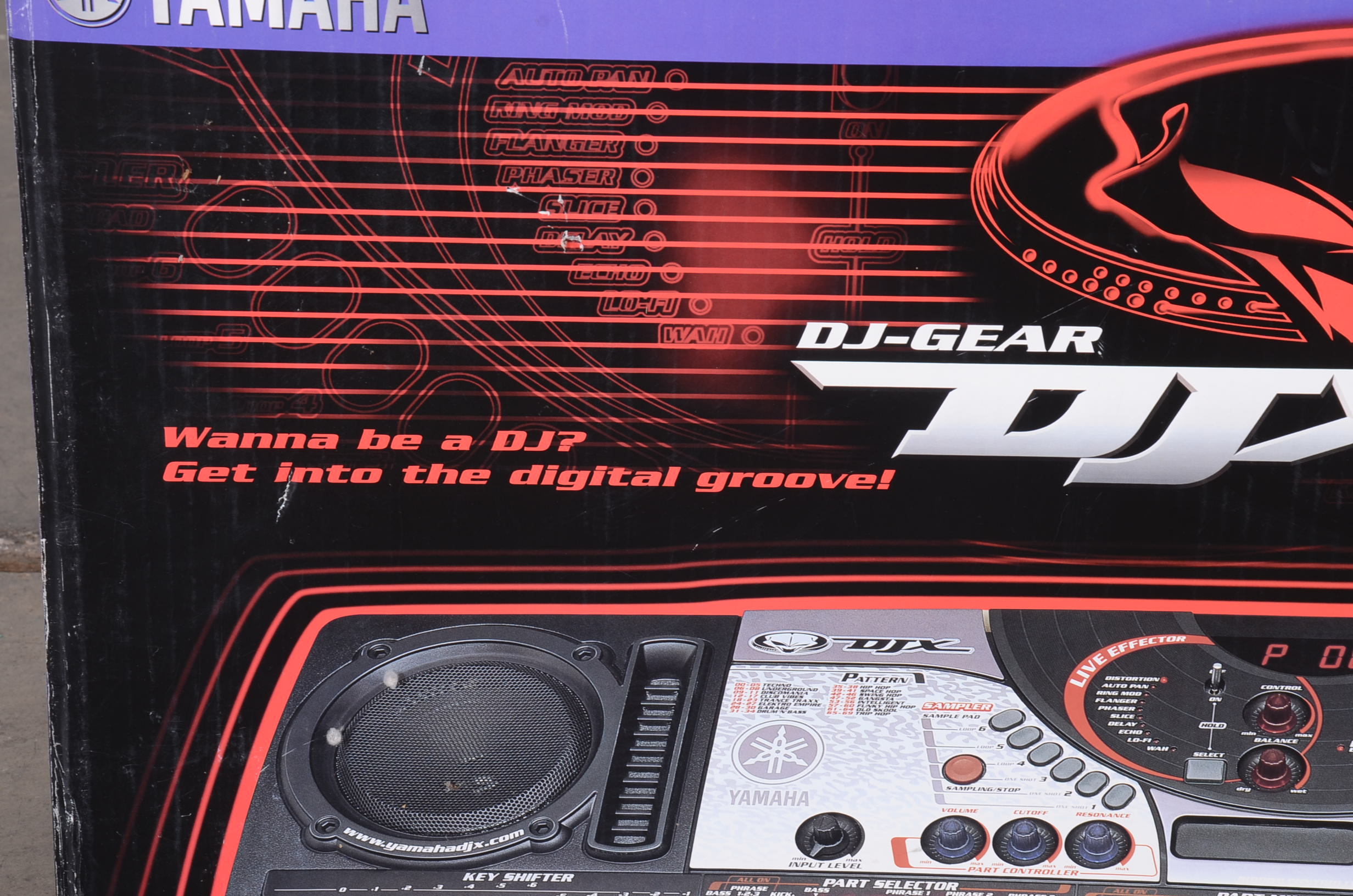 Yamaha DJX-II Electronic Keyboard