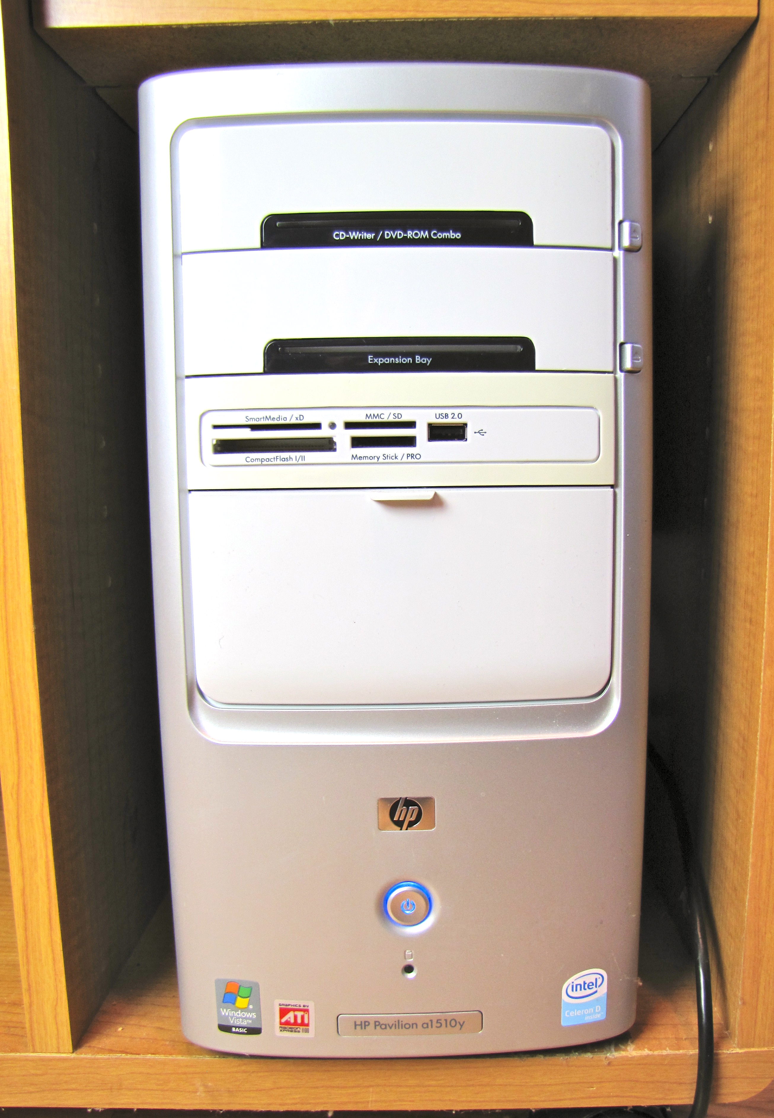 Hewlett-Packard Pavilion a1510y Desktop PC, 17” Flat Screen Monitor Bundle