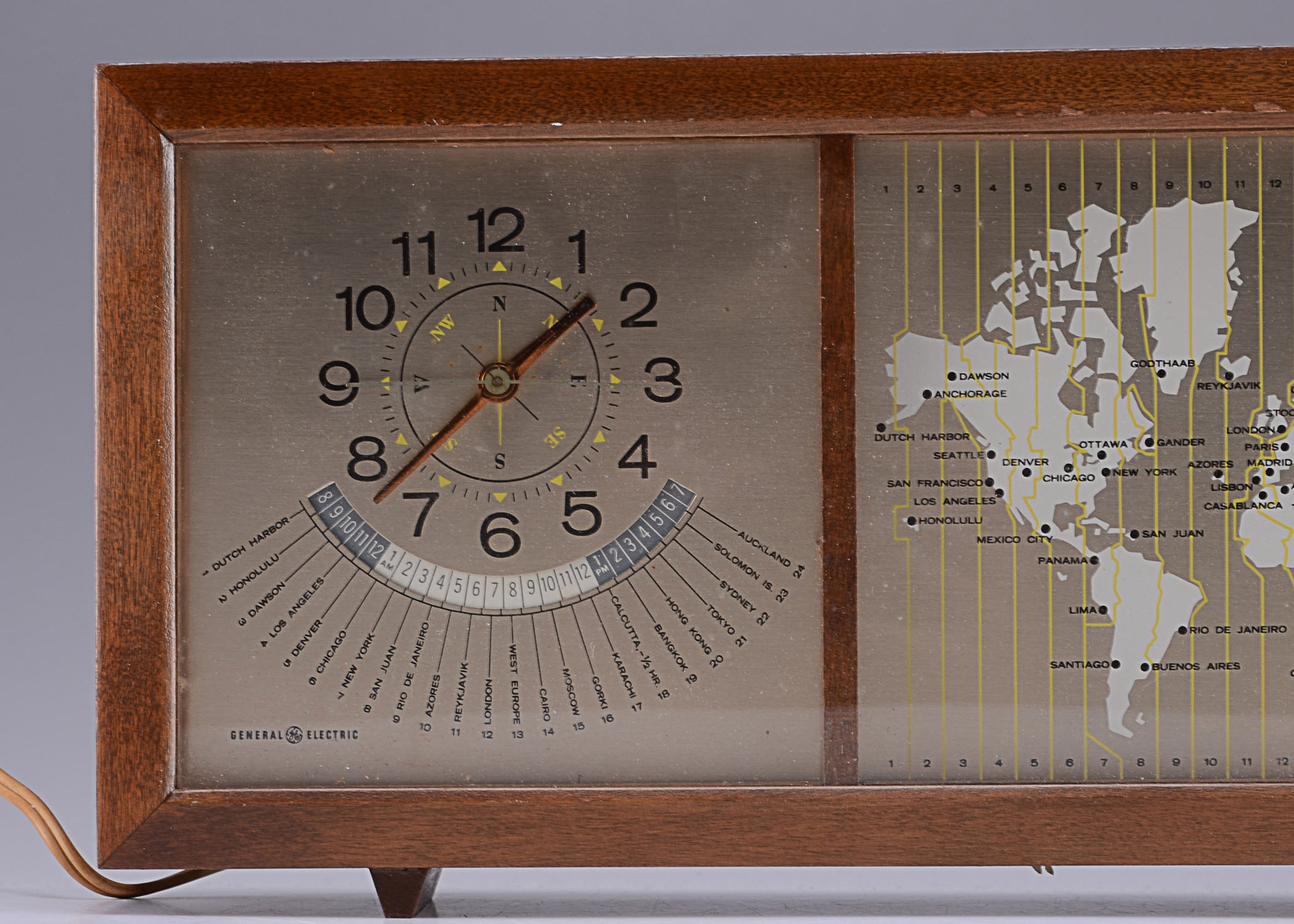 General Electric Model 8111 Terrestrial Time Clock