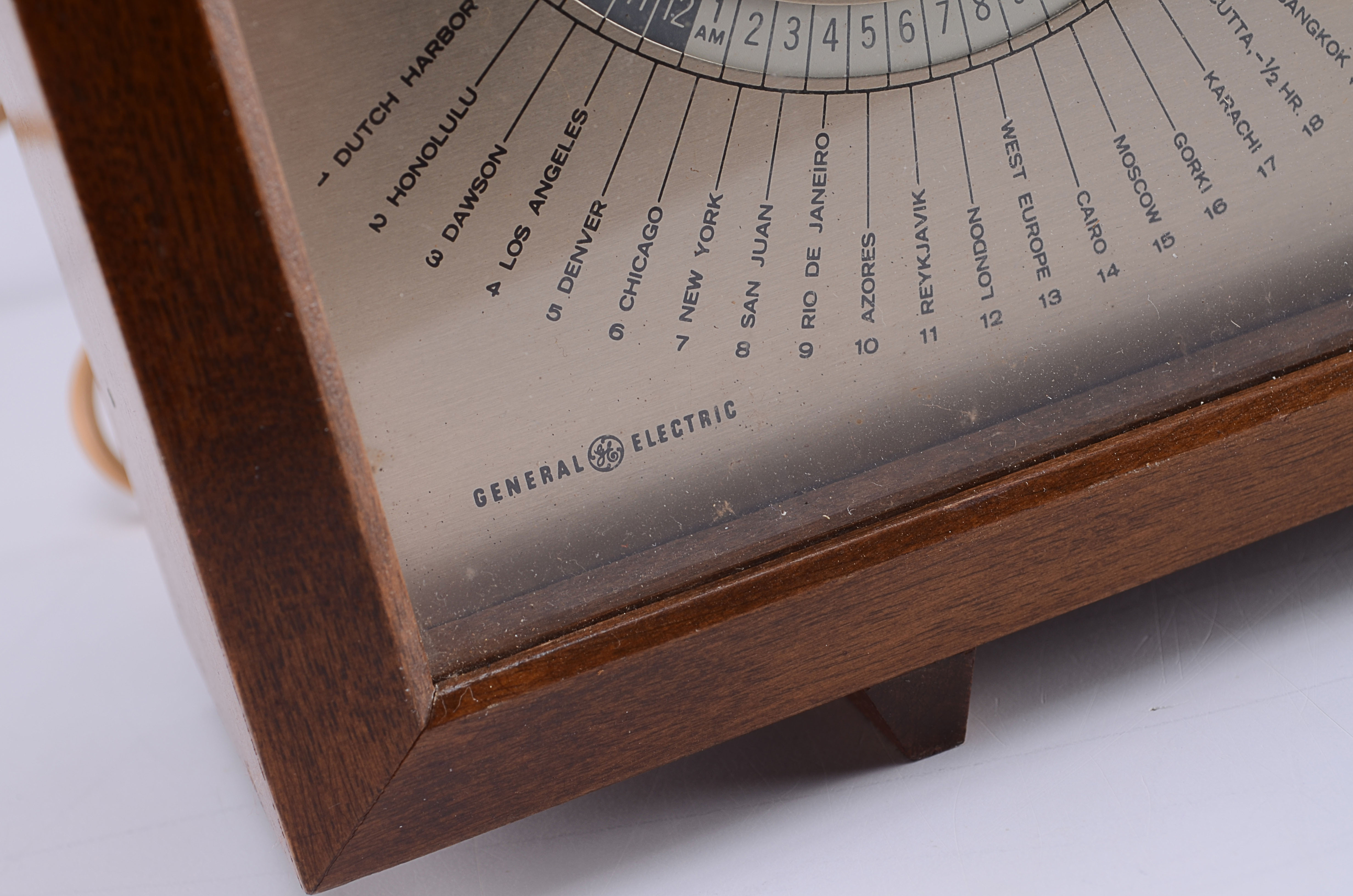 General Electric Model 8111 Terrestrial Time Clock