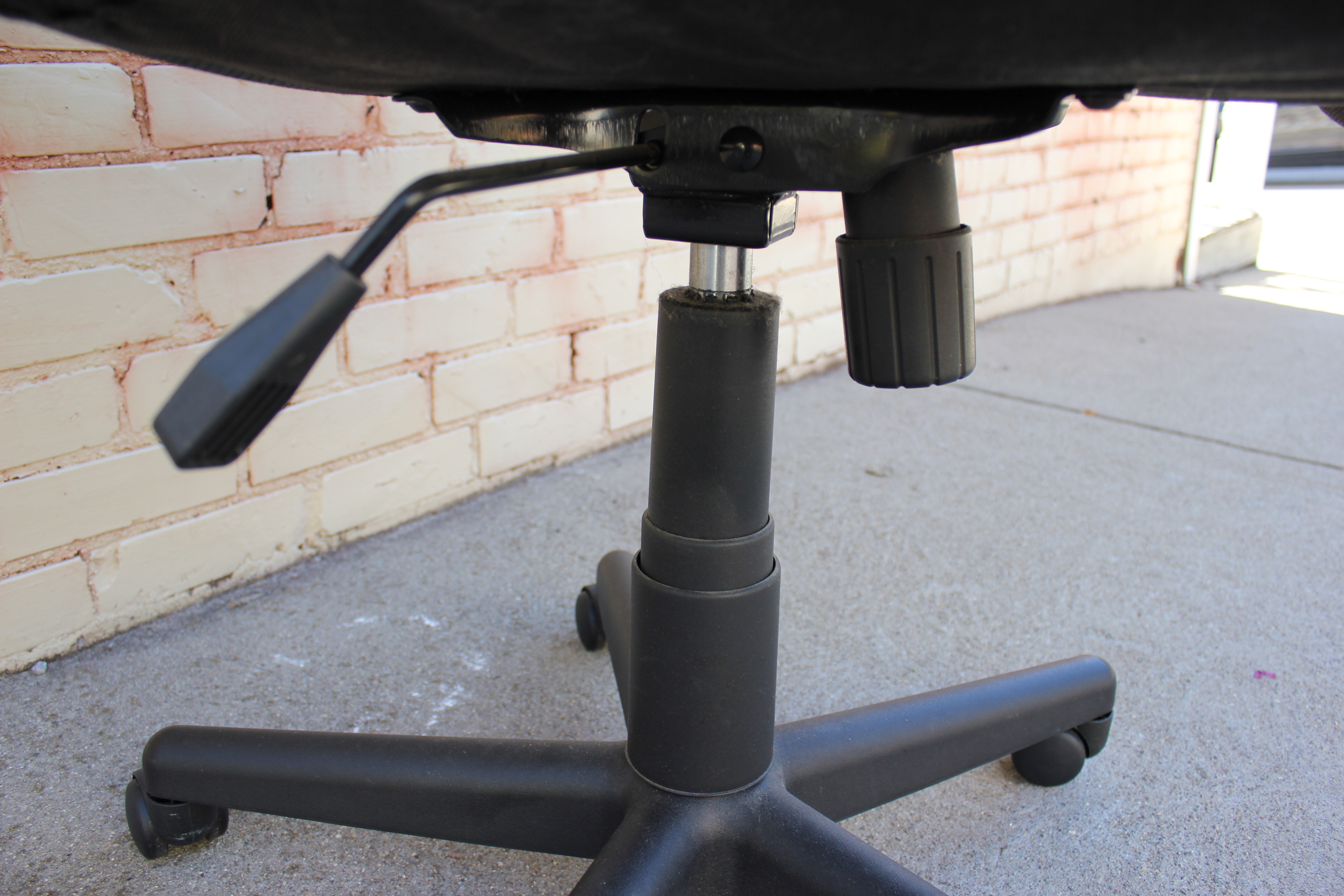 Adjustable Swivel Desk Chair 